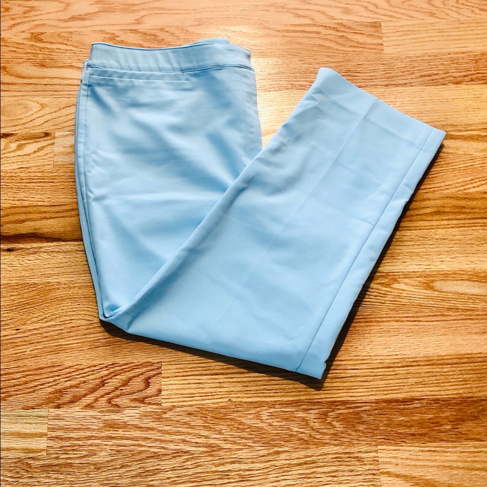 💙💙LIGHT BLUE CAPRIS PANT💙💙 - Picture 13 of 13